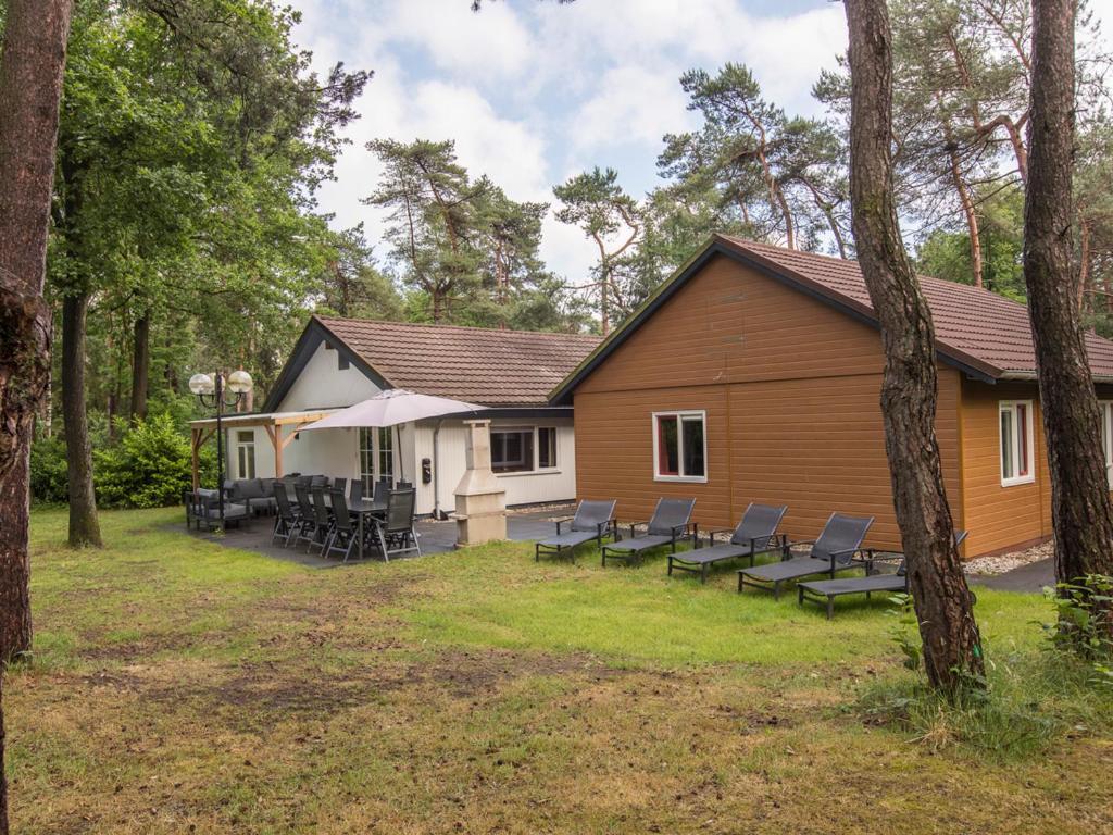 Comfort 6-Person Dog Bungalow In The Holiday Park Landal Heideheuvel Beekbergen Δωμάτιο φωτογραφία