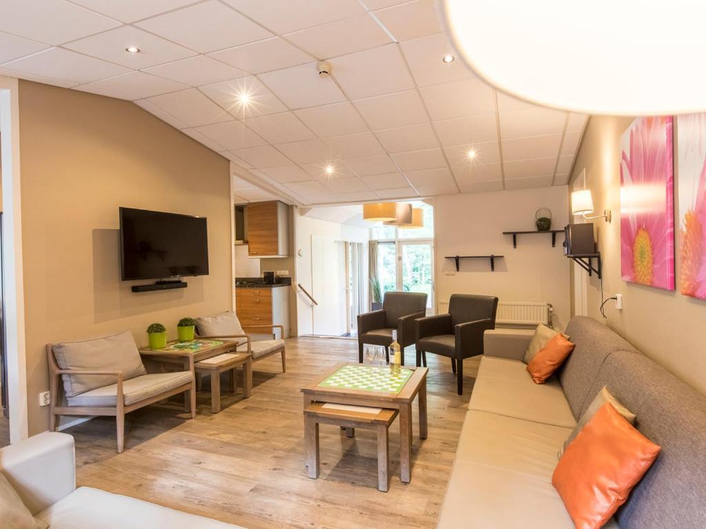 Comfort 6-Person Dog Bungalow In The Holiday Park Landal Heideheuvel Beekbergen Δωμάτιο φωτογραφία