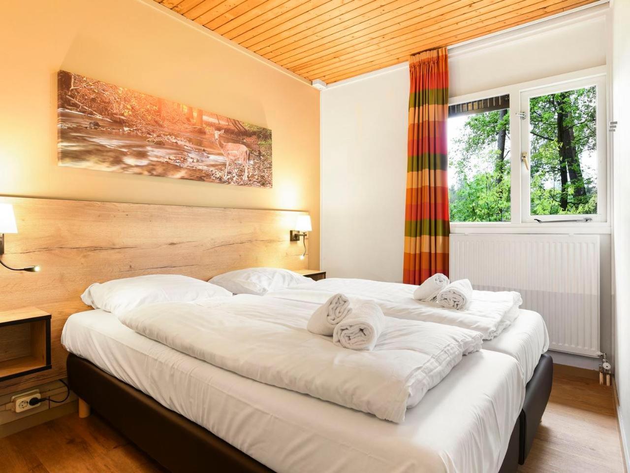 Comfort 6-Person Dog Bungalow In The Holiday Park Landal Heideheuvel Beekbergen Εξωτερικό φωτογραφία