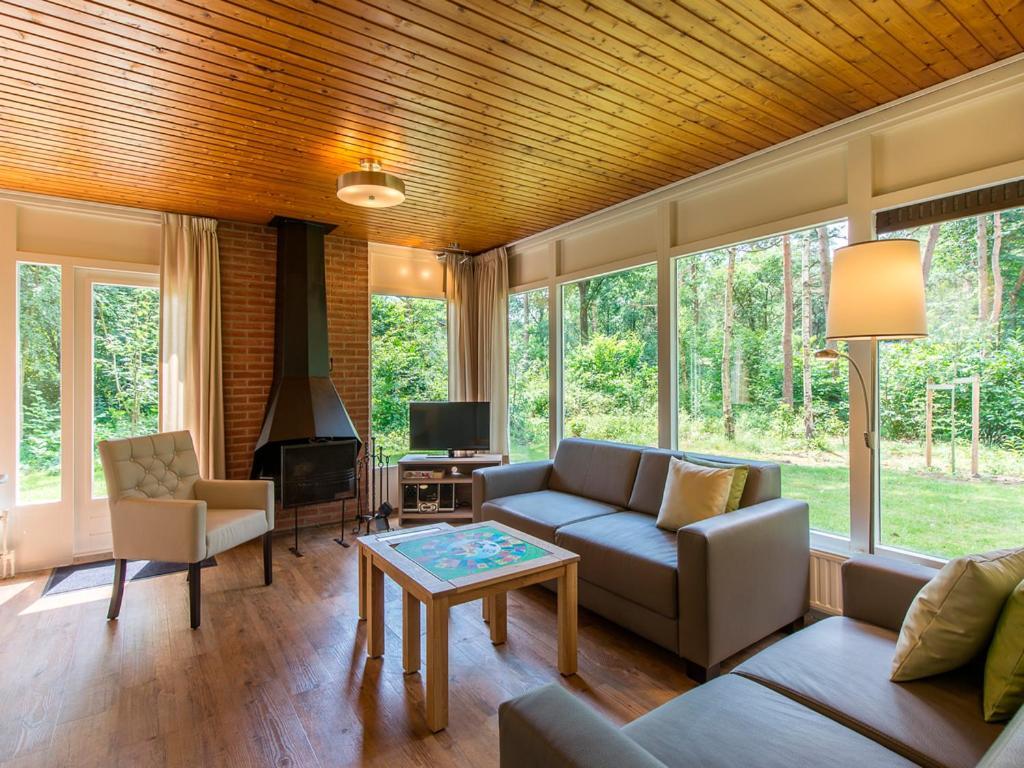 Comfort 6-Person Dog Bungalow In The Holiday Park Landal Heideheuvel Beekbergen Δωμάτιο φωτογραφία