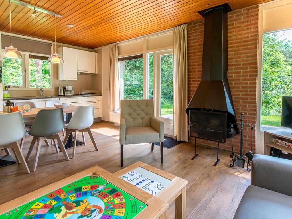 Comfort 6-Person Dog Bungalow In The Holiday Park Landal Heideheuvel Beekbergen Δωμάτιο φωτογραφία